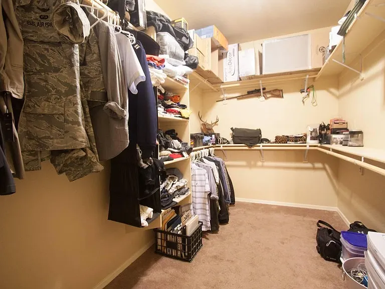 Master Walk-in Closet, Entry