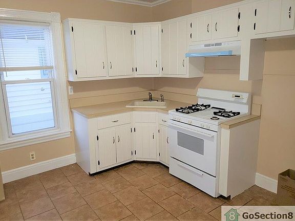 5th image of 78 Housman Ave #1