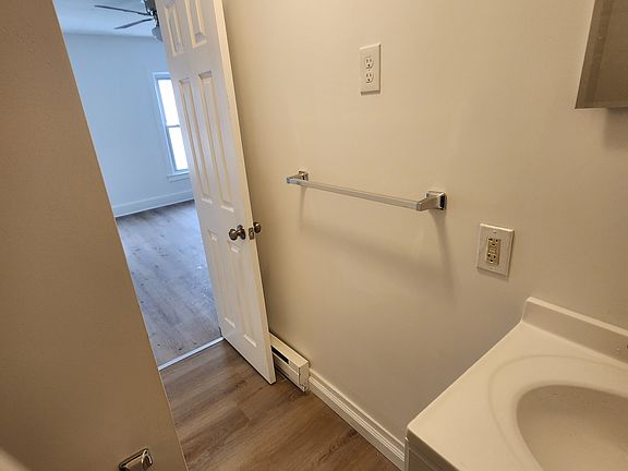 5th image of 81 Grove St Floor 2