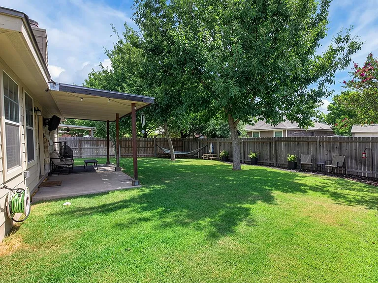 19037 Leigh Ln — Photo 27