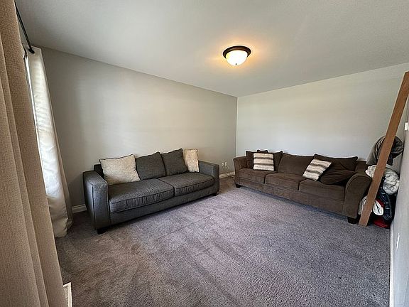 4th image of 7642 Willow Pointe Dr