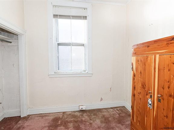 4th image of 1334 5th Ave