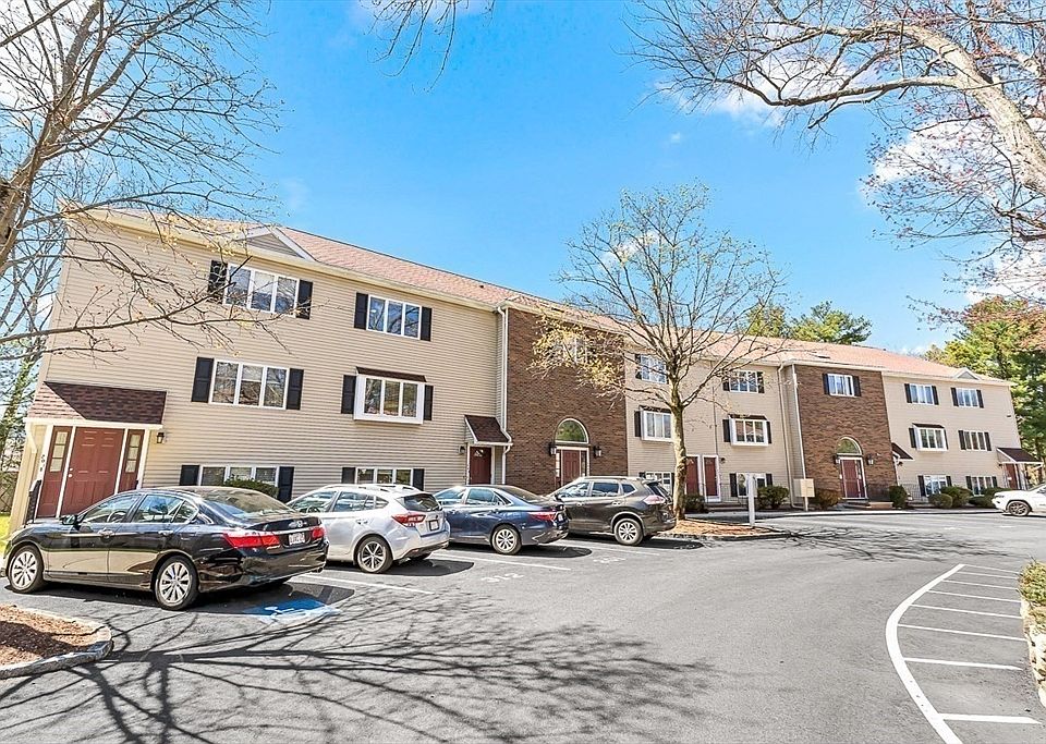 1st image of 305 Salem St APT 203