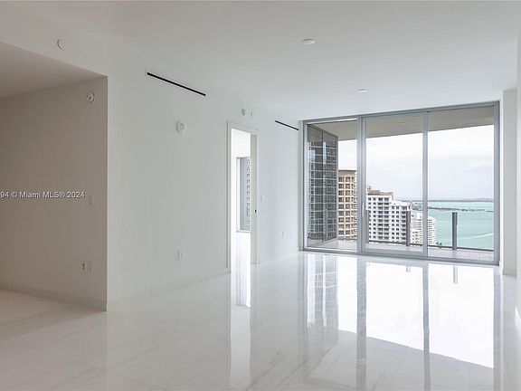 2nd image of 300 Biscayne Boulevard Way #2105
