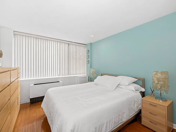 5th image of 300 E 90th St APT 2D