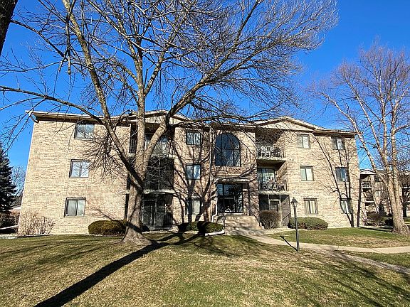 2nd image of 4926 W 134th St #212