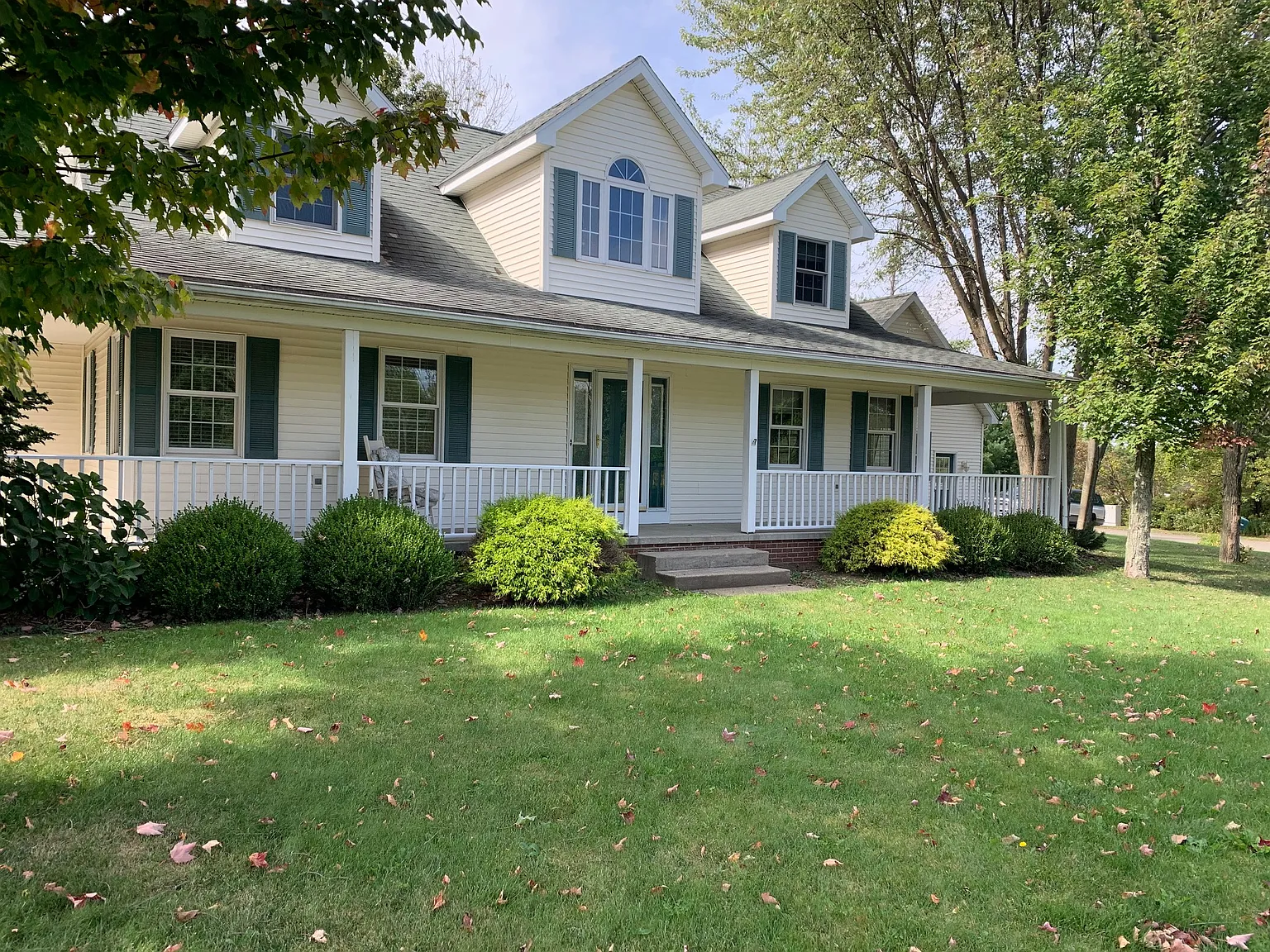 4016 Woodsdale Ave photo 1