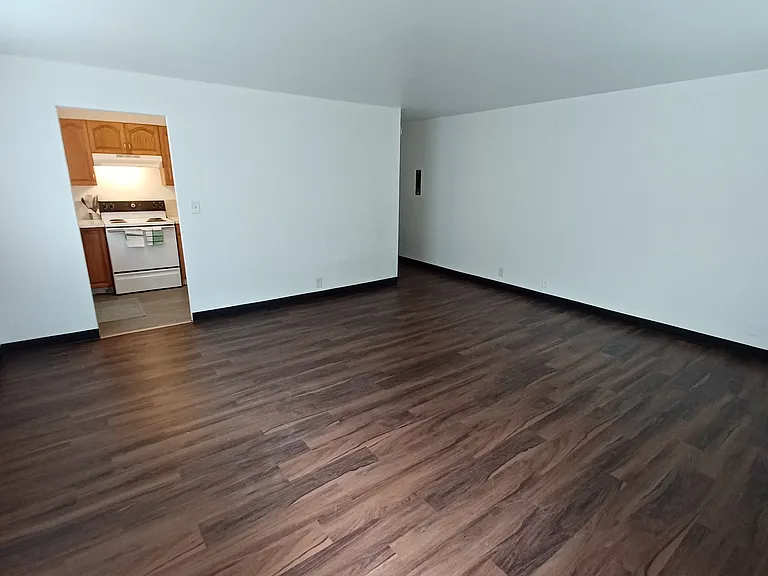 University View Apartments — Photo 37