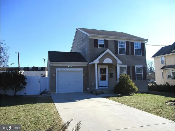 31 Madison Ave, Laurel Springs, NJ 08021