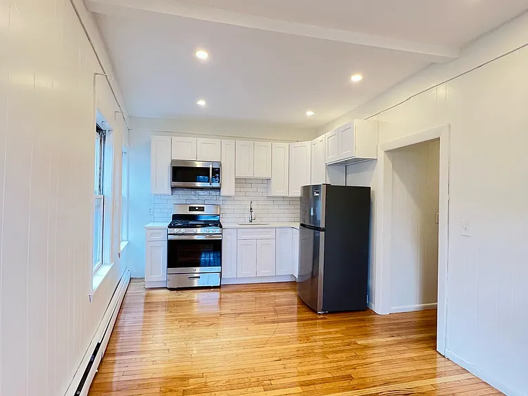 11 Franklin St #3 — Photo 5