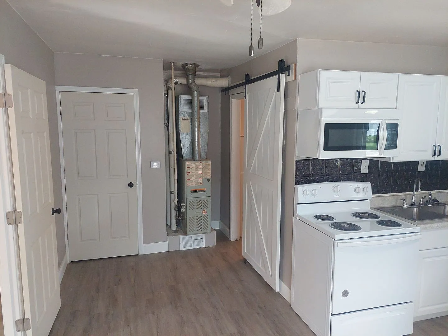534 Park Ave — Photo 2