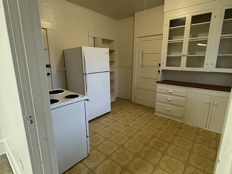 6646 SW Capitol Hwy #1 — Photo 3