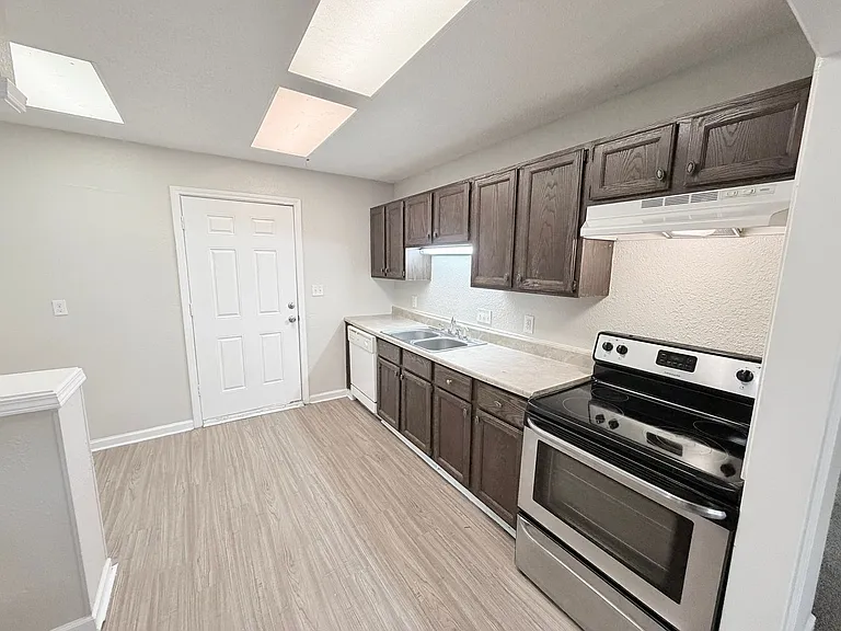 6534 Kimball Ave — Photo 3