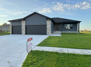 1005 33rd St, Hastings, NE 68901