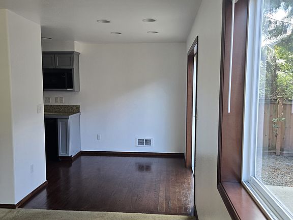 3rd image of 14660 50th Ave NE