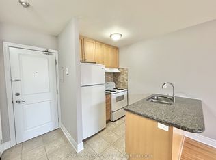 11 33rd St #303, Toronto, ON M8W3G7