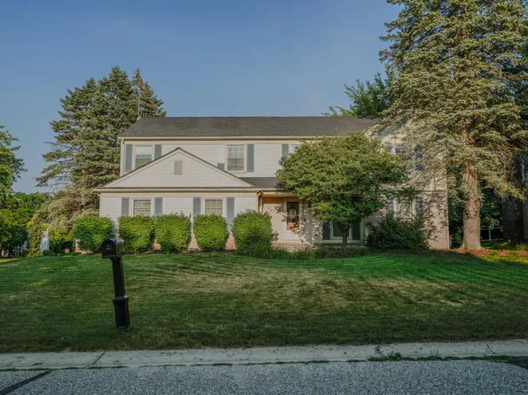 2411 Weathervane, West Bloomfield, MI 48324