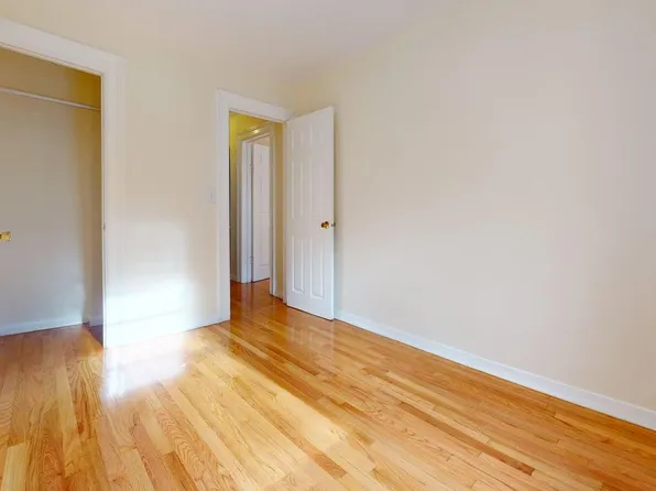 418 73rd Street image 17 of 22