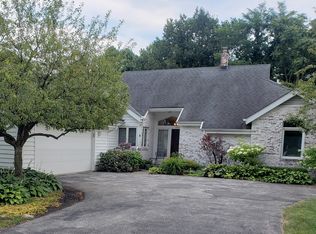 33890 Redbridge Ln, Solon, OH 44139