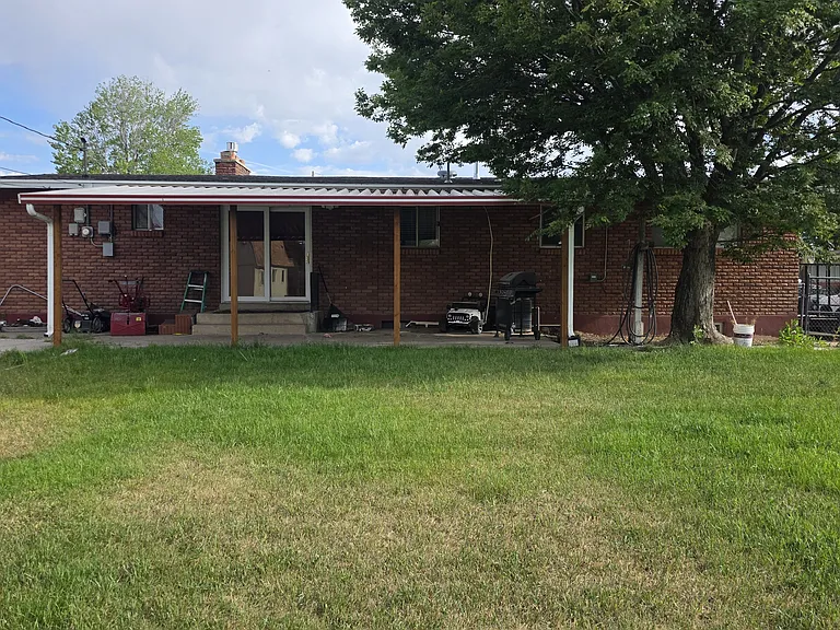 334 W 985 N — Photo 26
