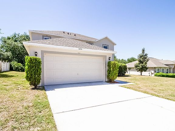 3rd image of 1014 Chateau Cir