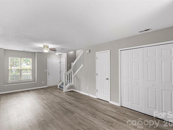 5th image of 6025 Leek Ct