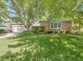 250 Mayfair Dr, Aurora, IL