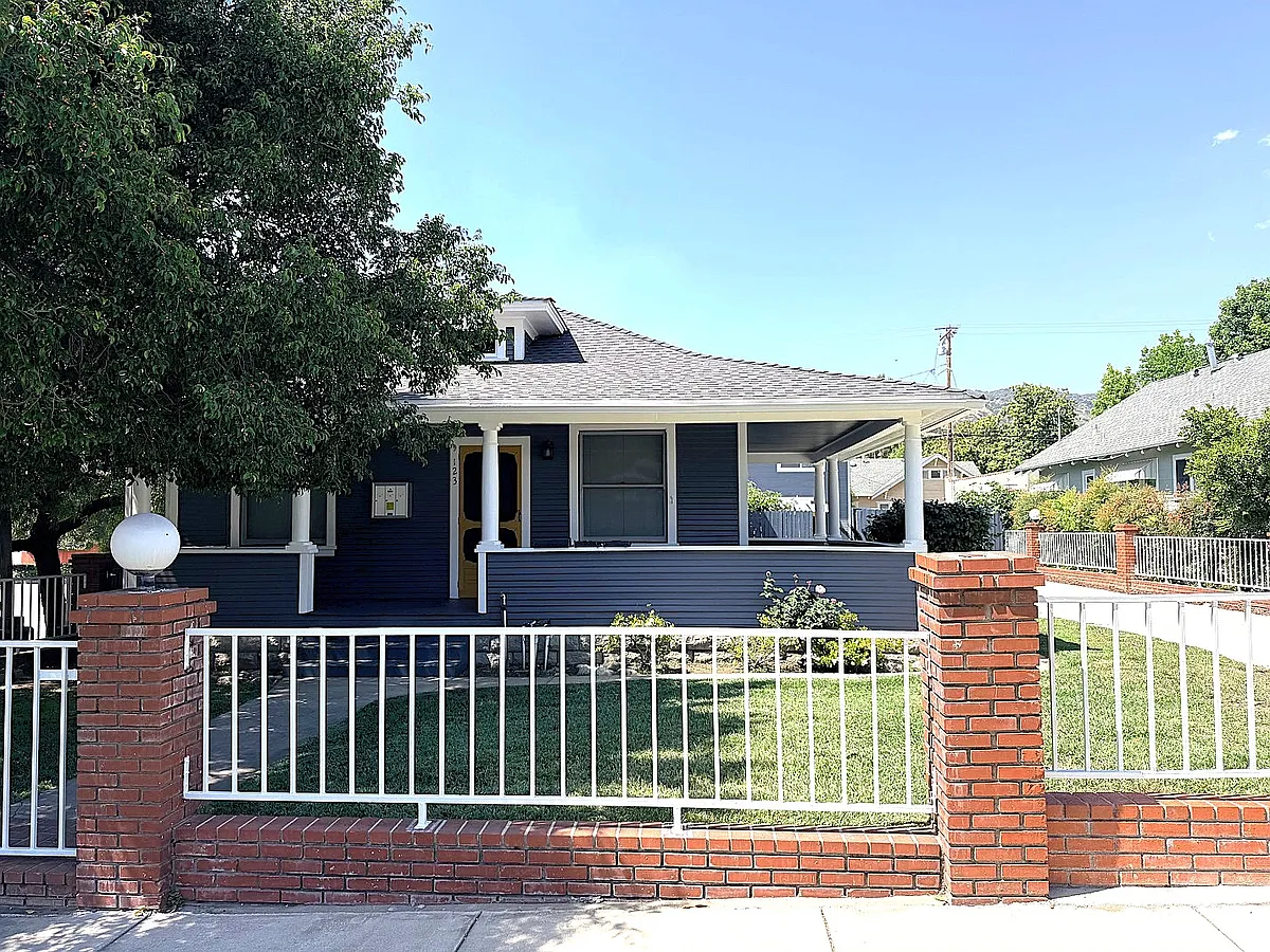 Building Photo - 123 E Bennett Ave
