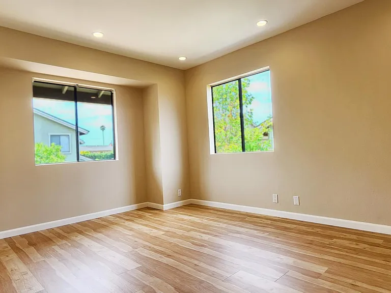 3676 Constellation Rd — Photo 17