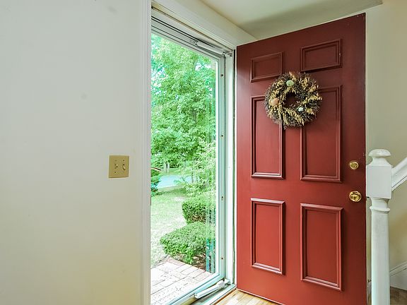 2nd image of 35 Pine St