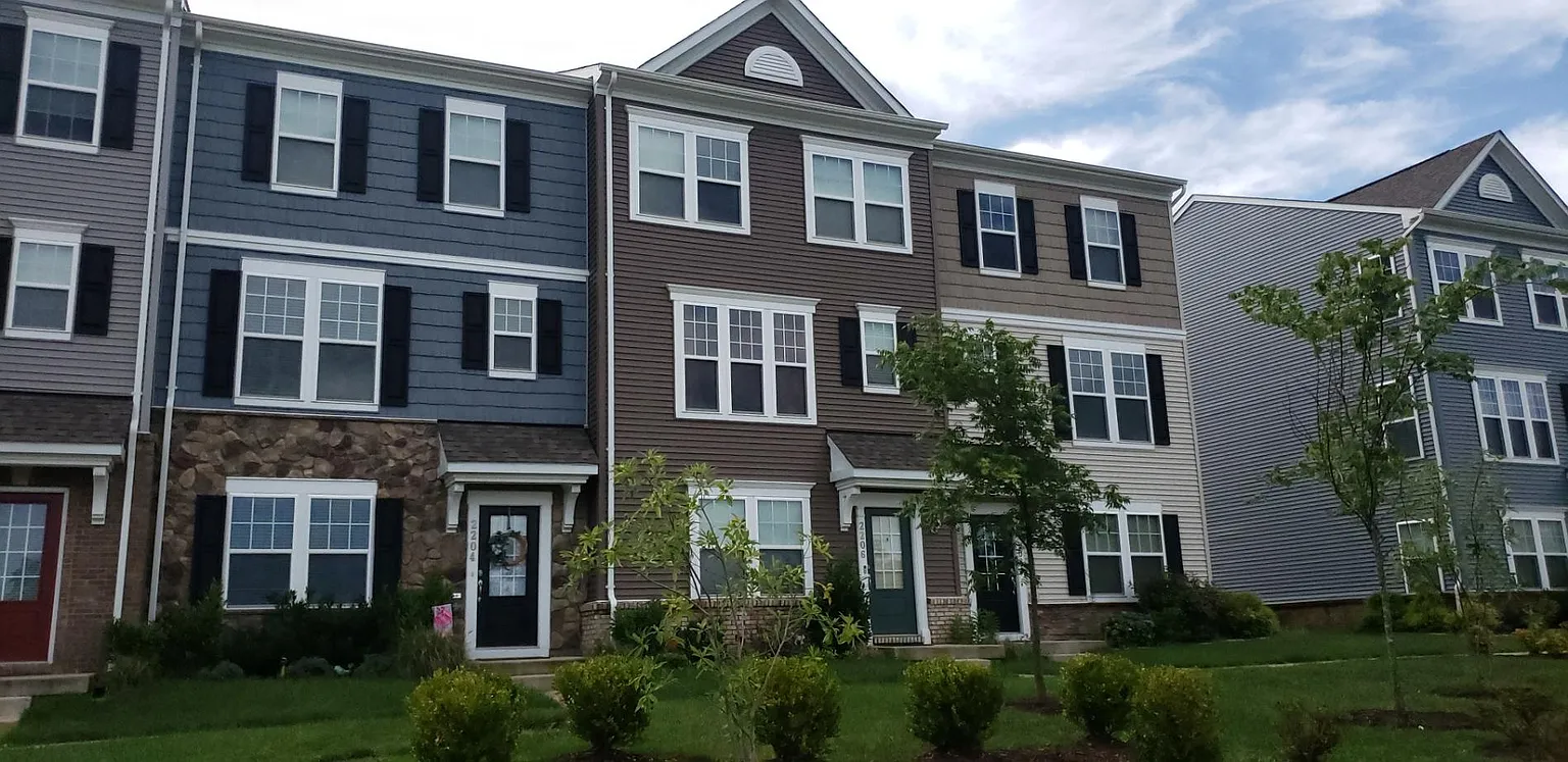2206 Shadmoor Dr photo 1