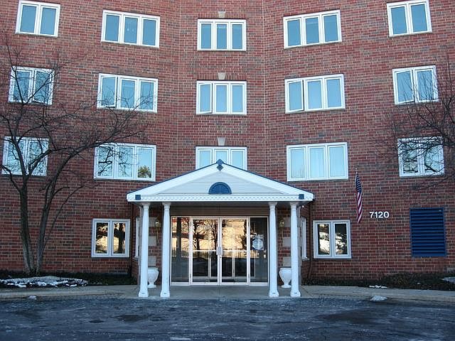 1st image of 7120 N Milwaukee Ave APT 407