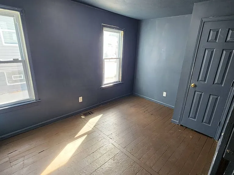 10317 Reno Ave — Photo 10
