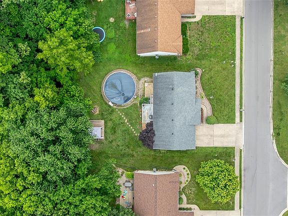 2nd image of 2435 Oak Forest Dr