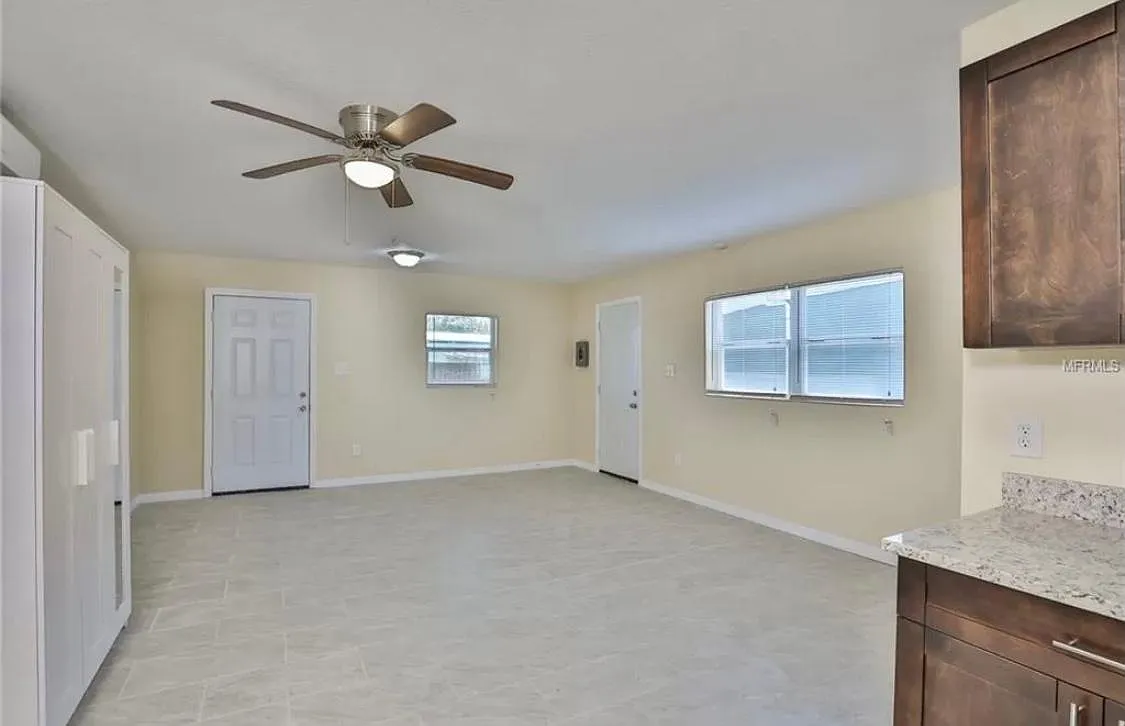 Studio, 500 sqft, $1,300 — Photo 3