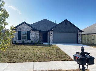 4489 W. Barhem, Fayetteville, AR 72704