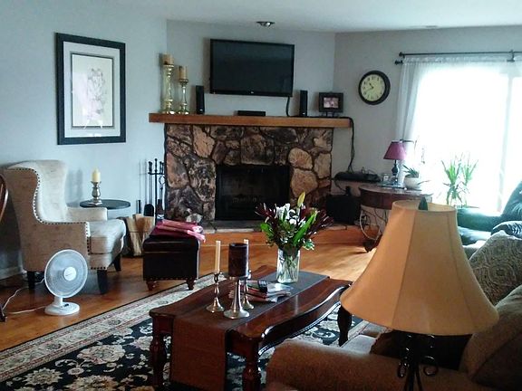 2nd image of 1365 N Sterling Ave Unit 116