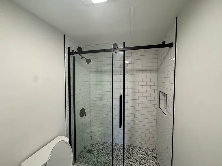 877 Hyperion Ave #879-1/2 — Photo 7