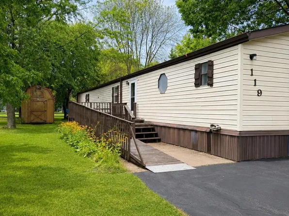 119 Oak St, Menasha, WI 54952