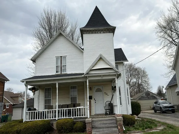 959 W Main St, Galesburg, IL 61401