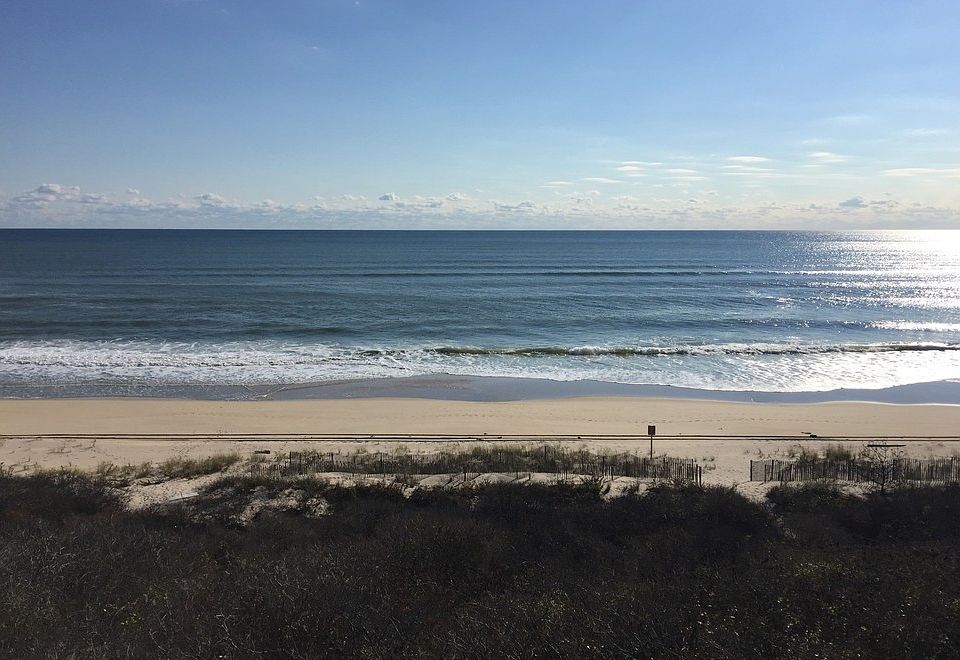 2nd image of 254 Old Montauk Hwy