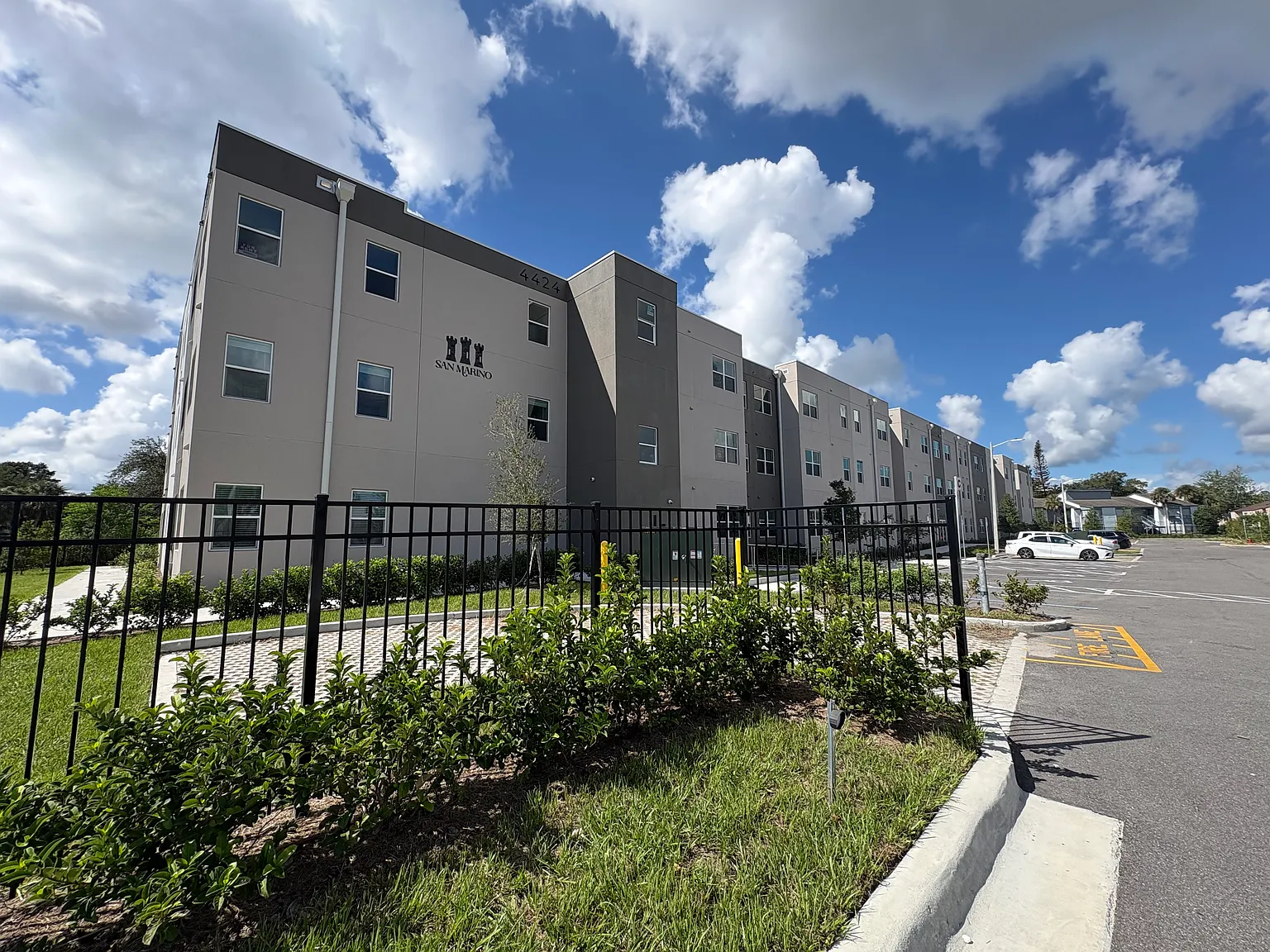 2 bed, 1022 sqft, $1,550 — Photo 2