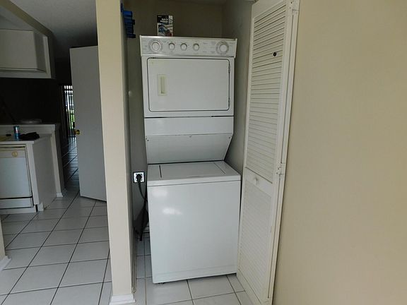 3rd image of 50 Simonton Circle