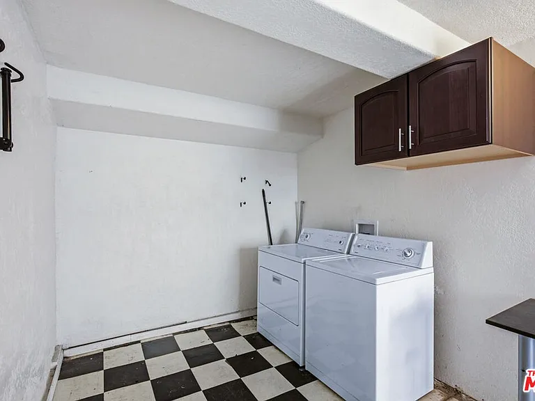 4427 Finley Ave — Photo 28