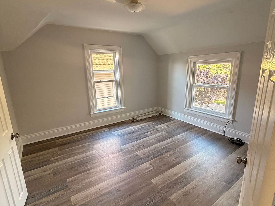 1st image of 2108 Cherry St #1/2