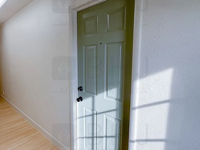 219 E Burkitt St — Photo 13