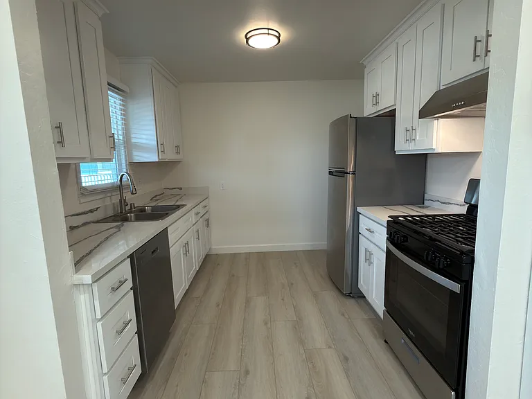 675 Johanna Ave #3 — Photo 2