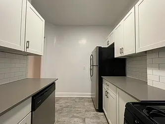 Rented by Hillel Realty Group