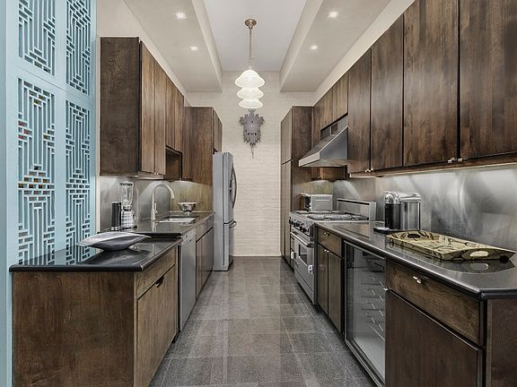 2nd image of 380 W 12th St APT 7D