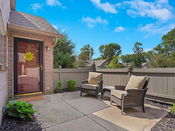 3rd image of 6103 Blendon Chase Dr #6103